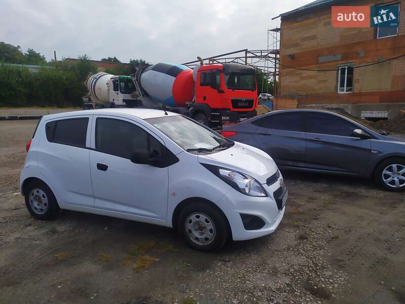 Хэтчбек Chevrolet Spark 2014 в Хмельницком