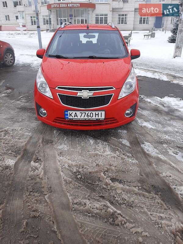 Хэтчбек Chevrolet Spark 2012 в 