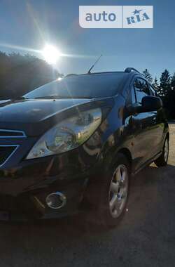 Хэтчбек Chevrolet Spark 2011 в 