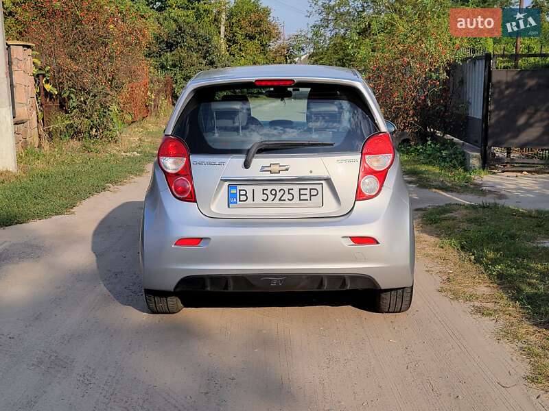Хэтчбек Chevrolet Spark 2015 в Кременчуге фото 6 Хэтчбек Chevrolet Spark 2015 в Кременчуге