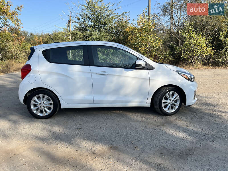 Хетчбек Chevrolet Spark 2018 в Дніпрі