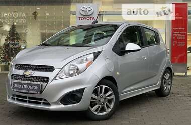 Хэтчбек Chevrolet Spark 2016 в Ужгороде