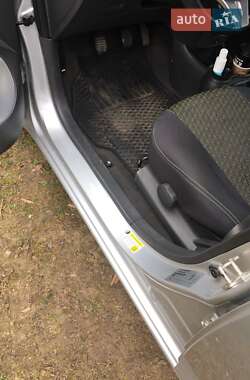 Хетчбек Chevrolet Spark 2013 в Чернівцях