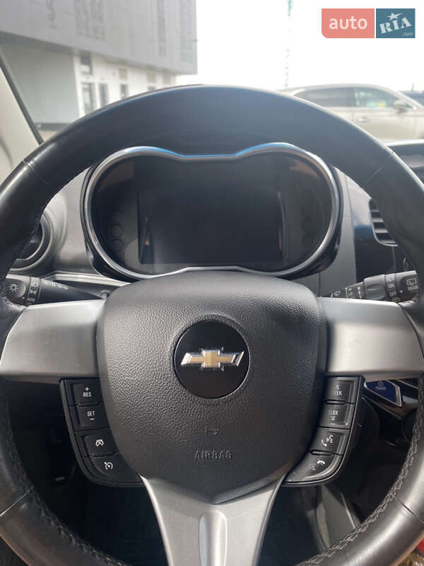 Хэтчбек Chevrolet Spark 2016 в Ровно