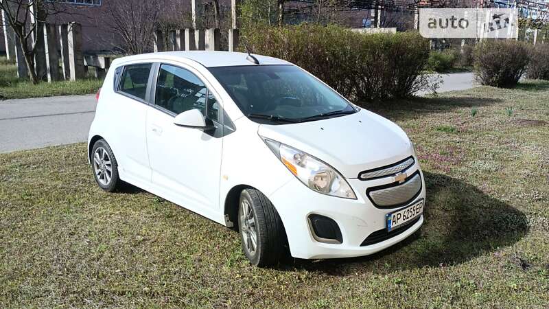 Хэтчбек Chevrolet Spark 2015 в Киеве