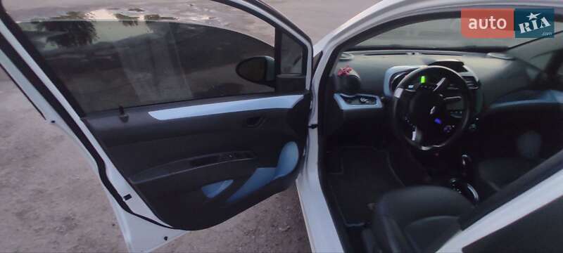 Хэтчбек Chevrolet Spark 2014 в Днепре