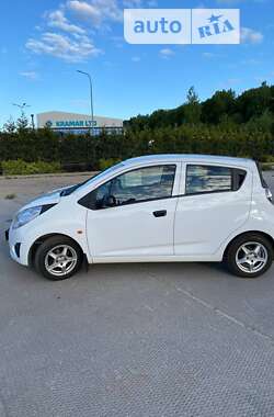 Хэтчбек Chevrolet Spark 2010 в Львове