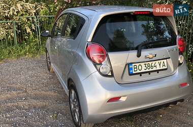 Хэтчбек Chevrolet Spark 2016 в 