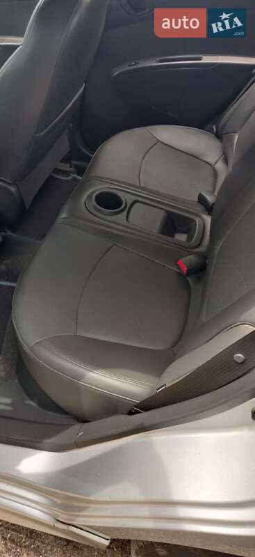 Хэтчбек Chevrolet Spark 2015 в Одессе