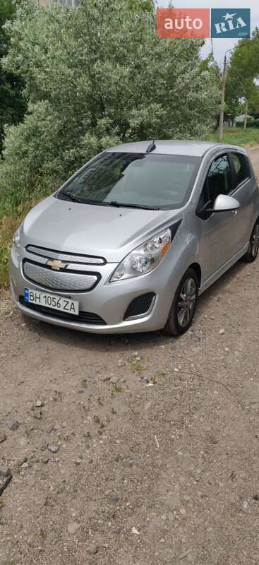 Хетчбек Chevrolet Spark 2015 в 