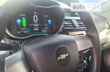 Хетчбек Chevrolet Spark 2015 в Києві