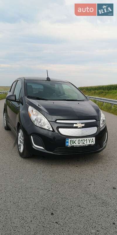 Хэтчбек Chevrolet Spark 2015 в 