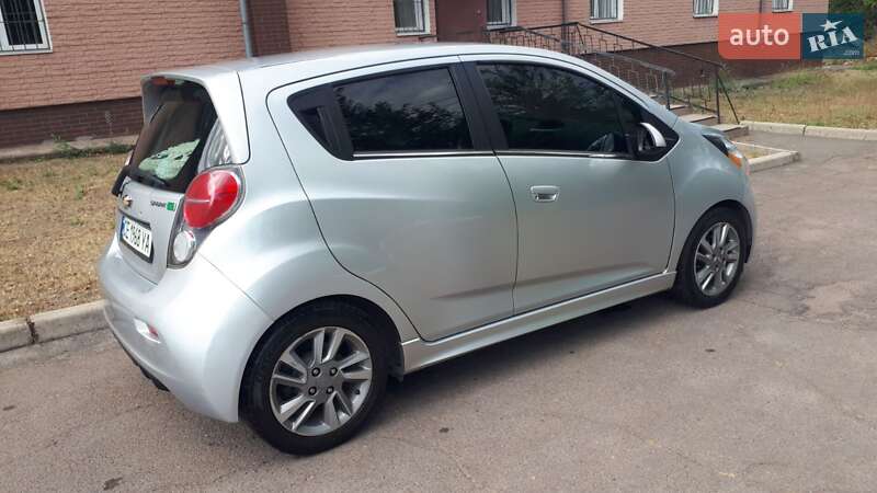 Хетчбек Chevrolet Spark 2016 в Кривому Розі