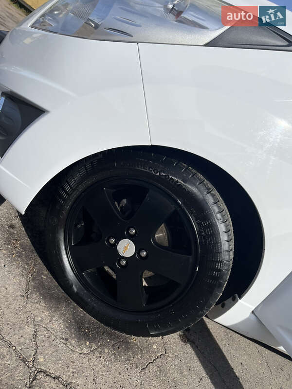 Хэтчбек Chevrolet Spark 2010 в Стрые