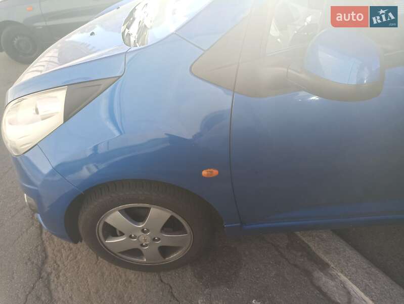 Хэтчбек Chevrolet Spark 2010 в Киеве