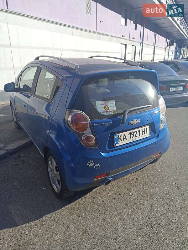 Хэтчбек Chevrolet Spark 2010 в Киеве