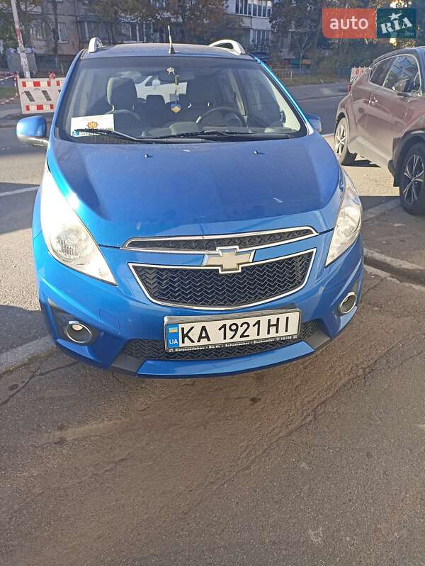 Хэтчбек Chevrolet Spark 2010 в Киеве