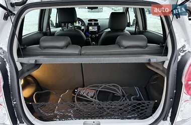 Хэтчбек Chevrolet Spark 2015 в 