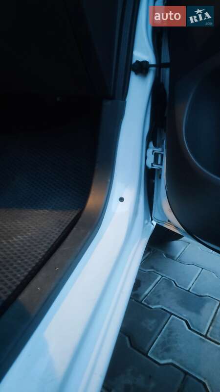 Хетчбек Chevrolet Spark 2012 в Южноукраїнську