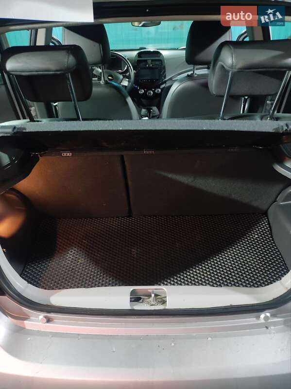Хэтчбек Chevrolet Spark 2016 в Житомире
