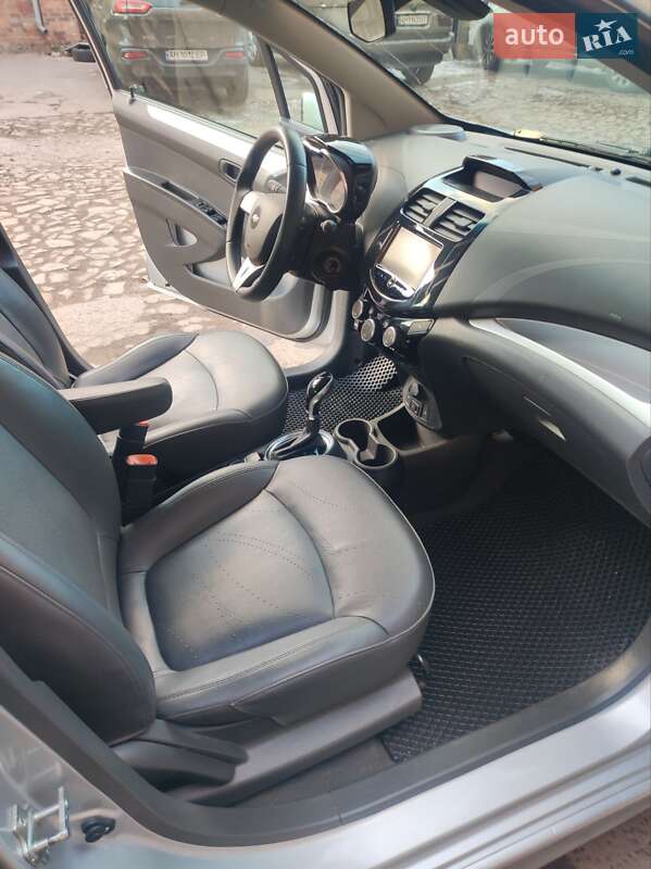 Хэтчбек Chevrolet Spark 2016 в Житомире
