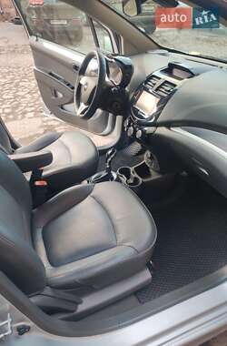 Хэтчбек Chevrolet Spark 2016 в 