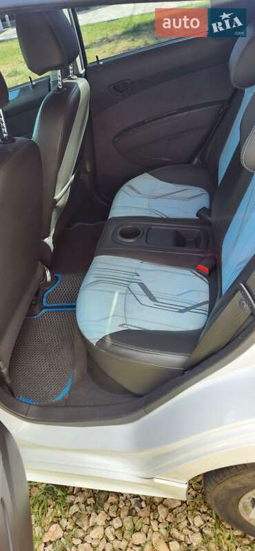 Хэтчбек Chevrolet Spark 2016 в Одессе фото 6 Хэтчбек Chevrolet Spark 2016 в Одессе