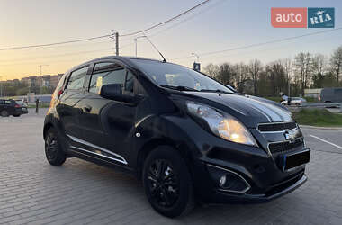 Хэтчбек Chevrolet Spark 2013 в 