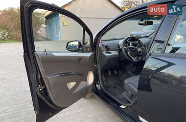 Хэтчбек Chevrolet Spark 2013 в 