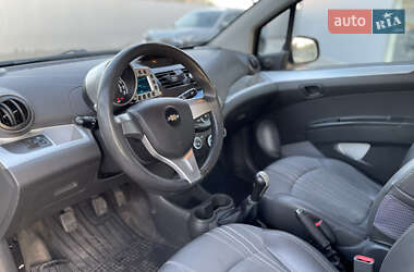 Хэтчбек Chevrolet Spark 2013 в 