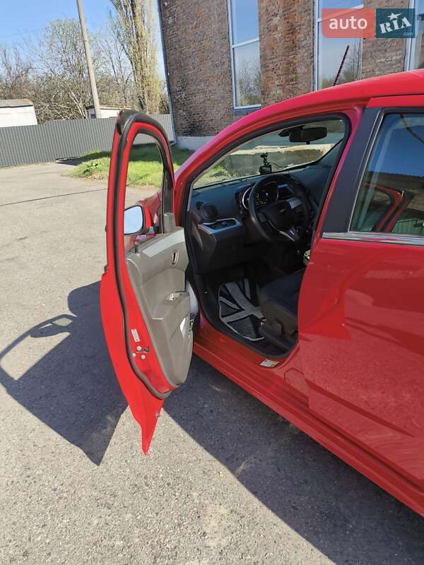 Хэтчбек Chevrolet Spark 2014 в Черкассах