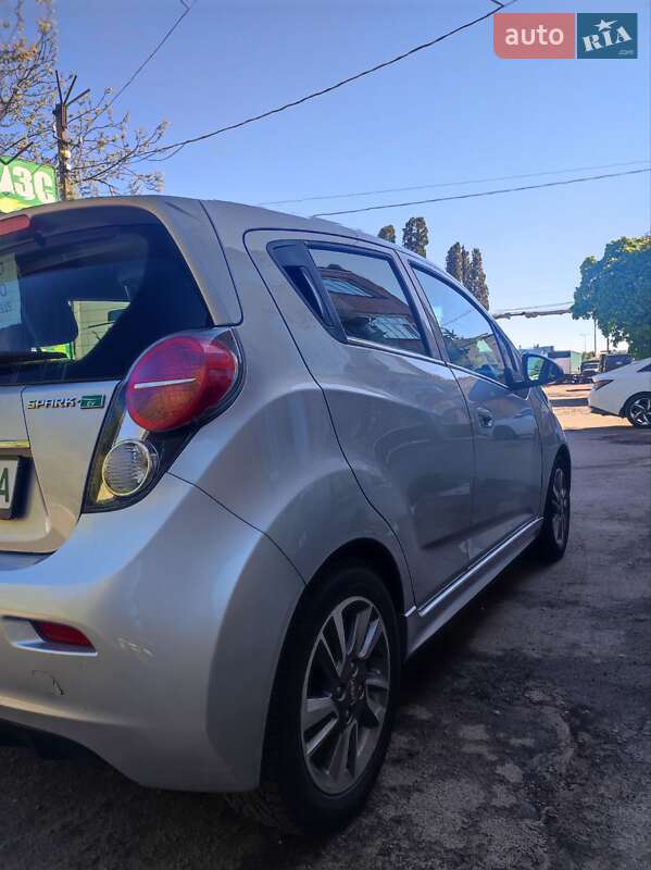 Хетчбек Chevrolet Spark 2016 в Житомирі фото 14 Хетчбек Chevrolet Spark 2016 в Житомирі