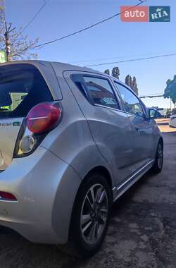 Хэтчбек Chevrolet Spark 2016 в 