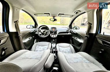 Хэтчбек Chevrolet Spark 2016 в 