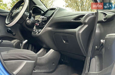 Хэтчбек Chevrolet Spark 2016 в 