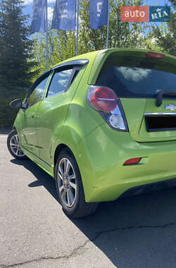 Хэтчбек Chevrolet Spark 2014 в 