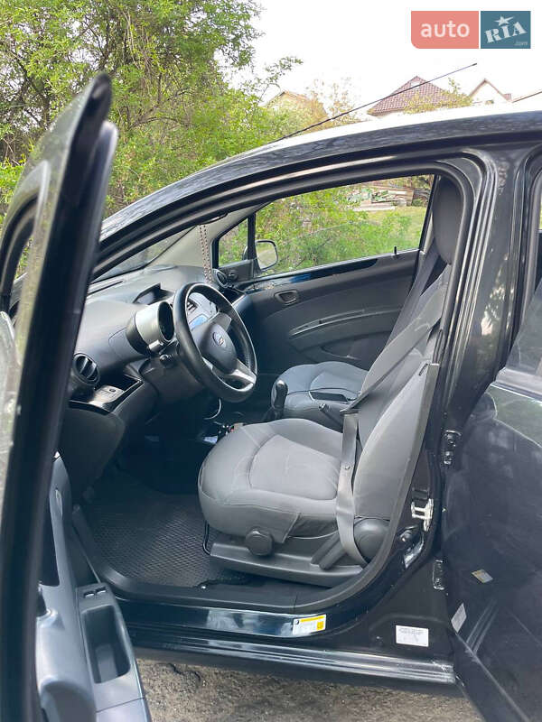 Хэтчбек Chevrolet Spark 2011 в Черновцах