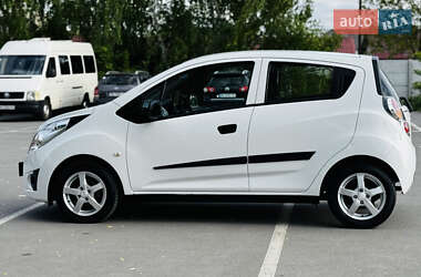 Хетчбек Chevrolet Spark 2012 в 