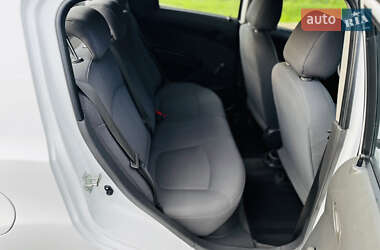 Хетчбек Chevrolet Spark 2012 в 