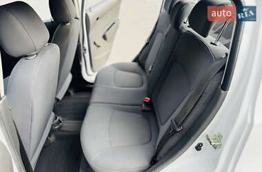 Хетчбек Chevrolet Spark 2012 в 