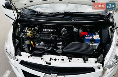 Хетчбек Chevrolet Spark 2012 в 