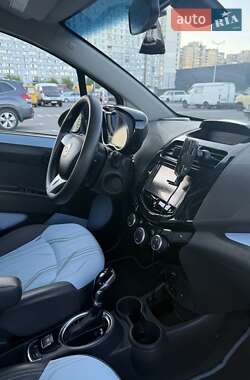 Хэтчбек Chevrolet Spark 2016 в 