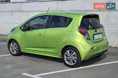 Хетчбек Chevrolet Spark 2015 в 
