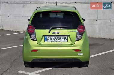 Хетчбек Chevrolet Spark 2015 в 
