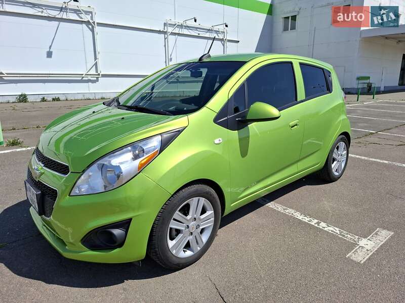 Хетчбек Chevrolet Spark 2015 в Одесі