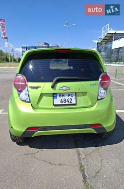 Хэтчбек Chevrolet Spark 2015 в 