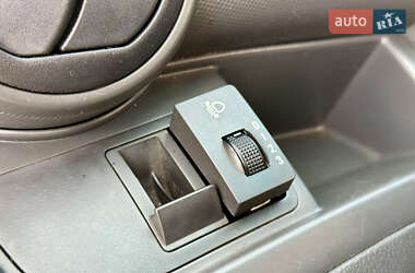 Хэтчбек Chevrolet Spark 2011 в 
