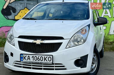 Хэтчбек Chevrolet Spark 2011 в 
