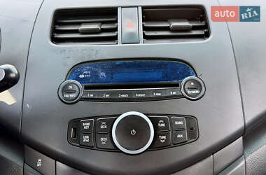 Хэтчбек Chevrolet Spark 2011 в 