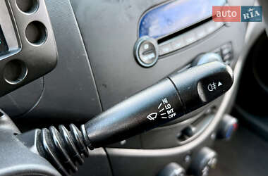 Хэтчбек Chevrolet Spark 2011 в 